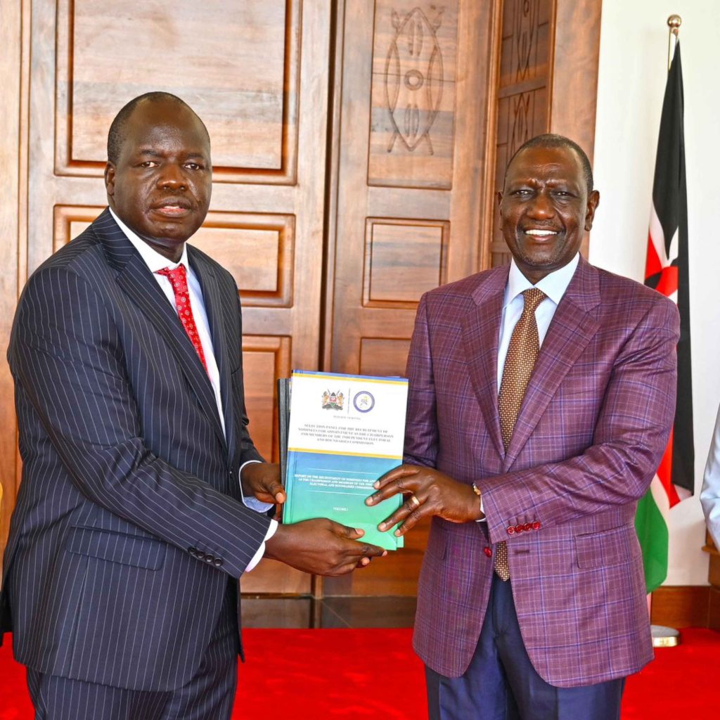 Nani atakuwa Mwenyekiti ya IEBC? Rais apokea ripoti ya uteuzi