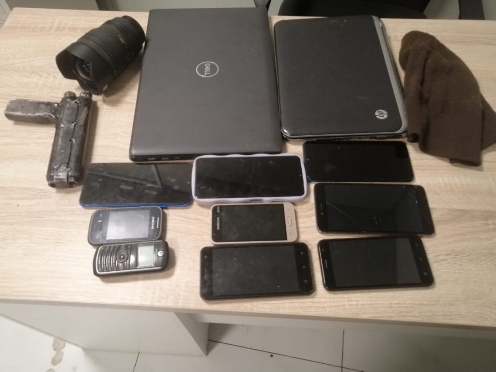 Four suspected criminals arrested in Kibera as police recover firearm and electronics