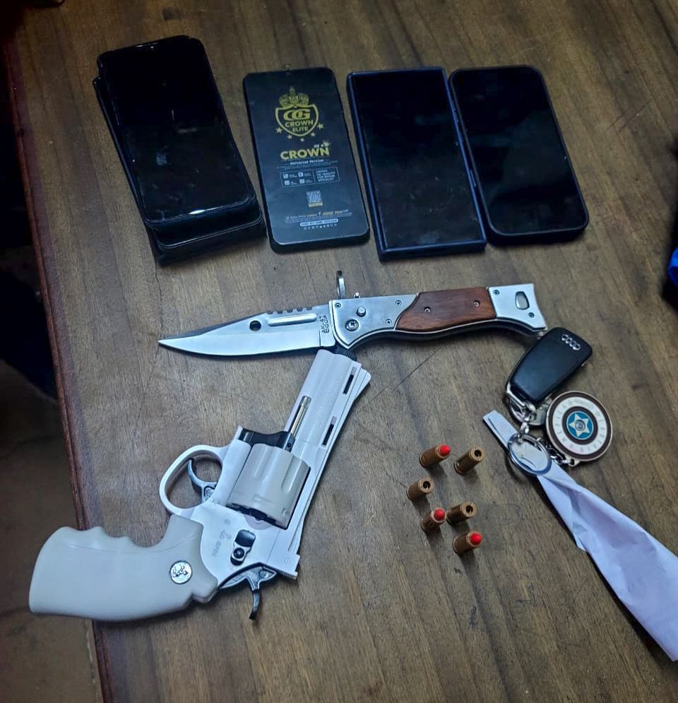 Four arrested in Nairobi with fake gun and weapons in late-night police operation
