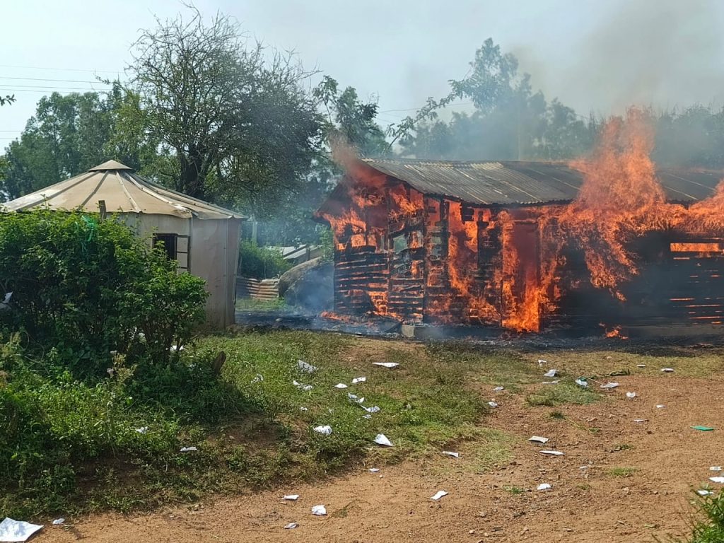 Youths torch Mawego Police Post during escort of blogger Albert Ojwang’s body